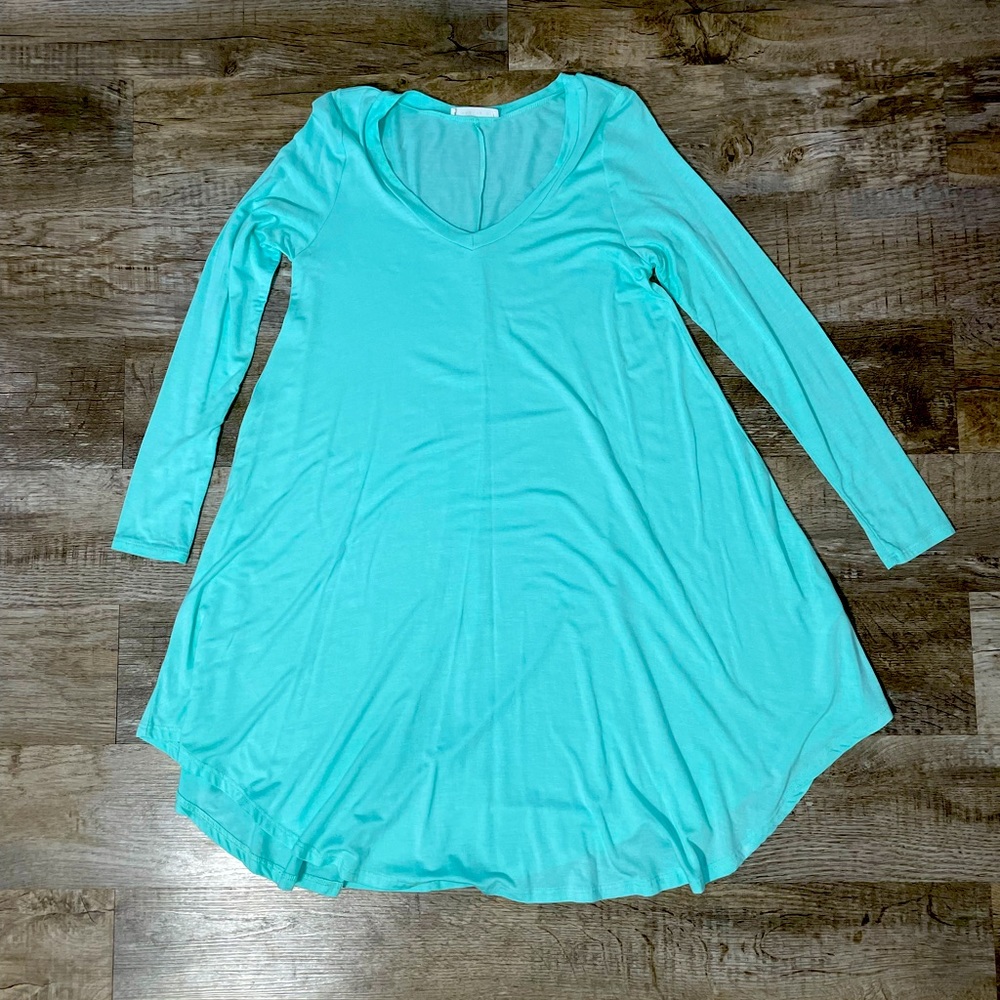 Reborn J V-neck Long Sleeve dress